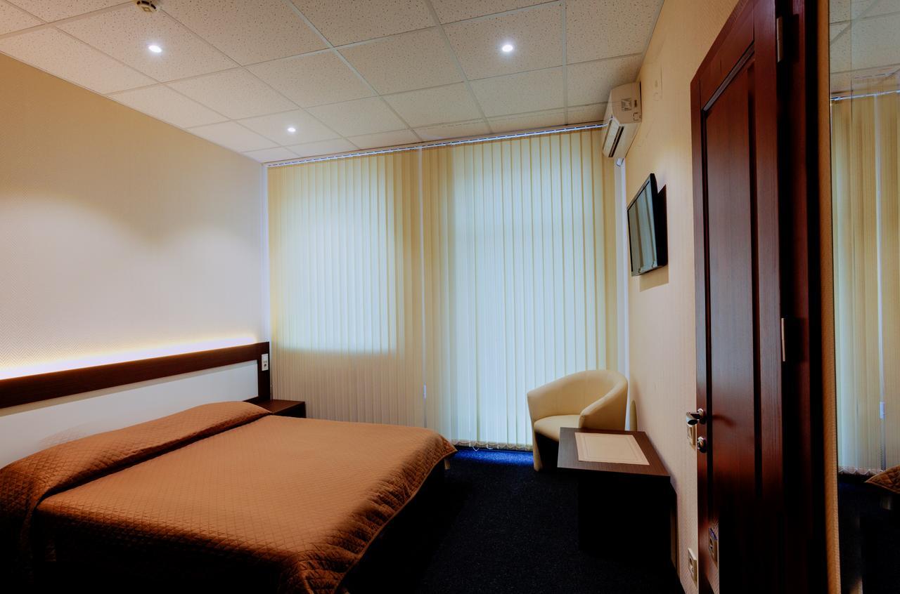 Comfort Hotel & Hostel Zaporizhia Exterior photo