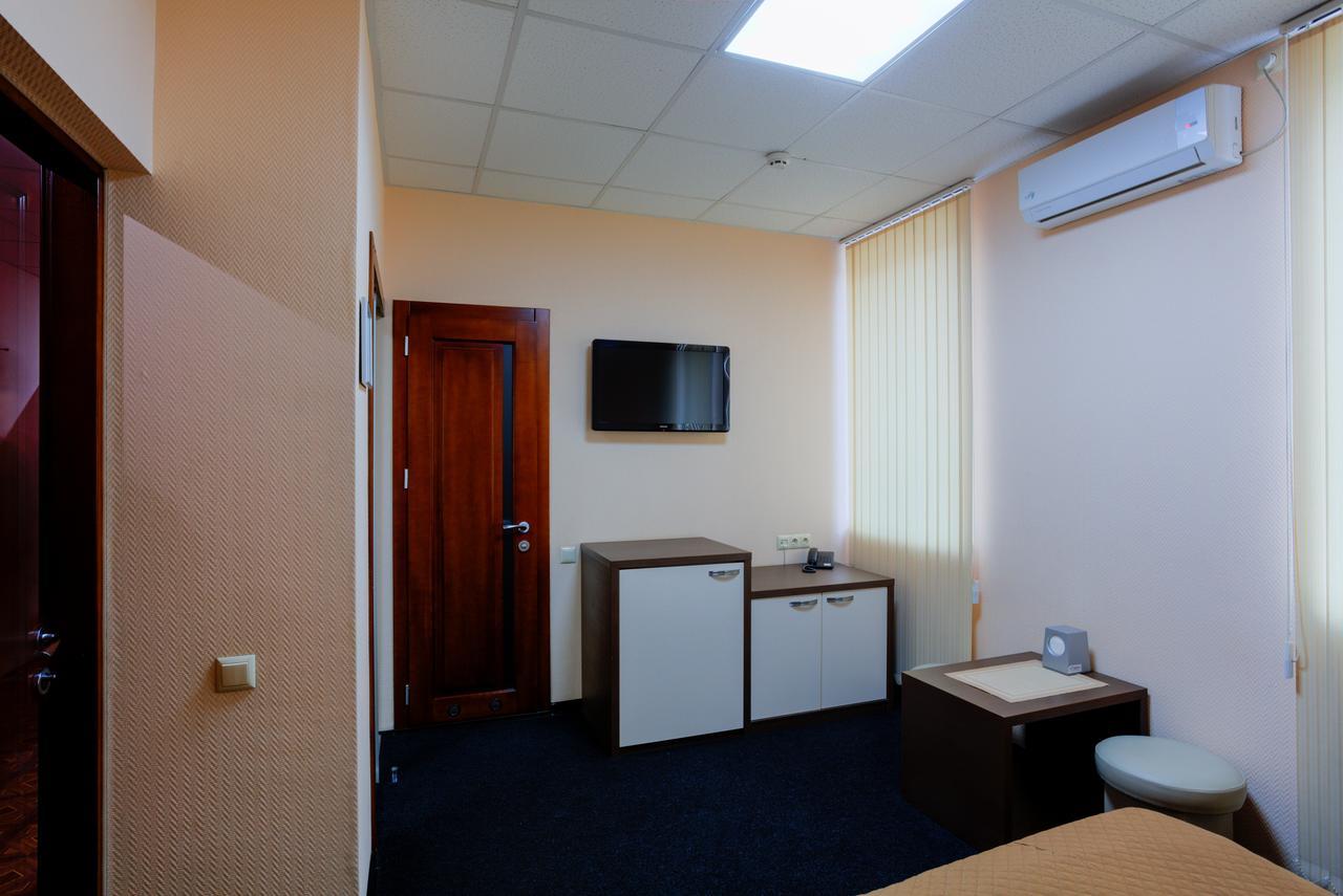Comfort Hotel & Hostel Zaporizhia Exterior photo