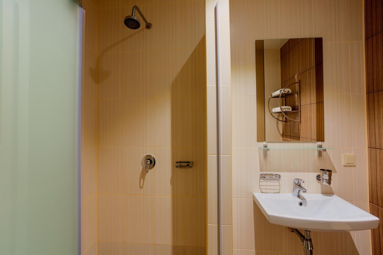Comfort Hotel & Hostel Zaporizhia Exterior photo