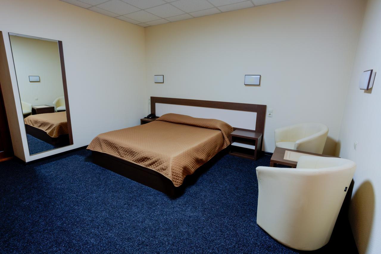 Comfort Hotel & Hostel Zaporizhia Exterior photo